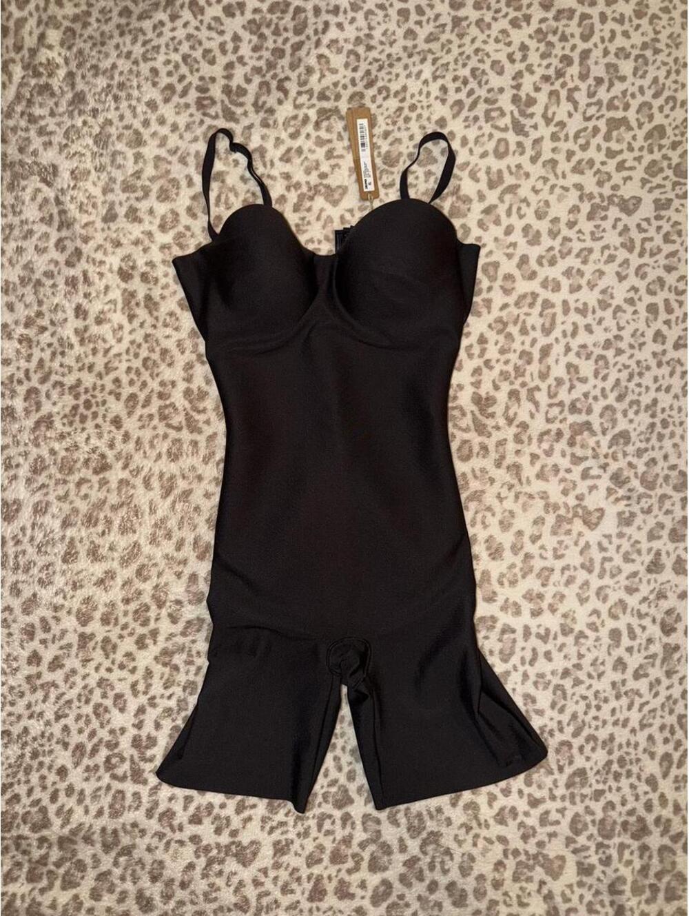 Skims Body Core Sculpt Underwire Mid Thigh